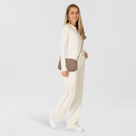 Lacoste Core Essentials Daily City Borsa a tracolla 21 cm