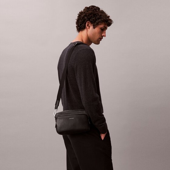 Calvin Klein Raised Borsa a tracolla 26 cm