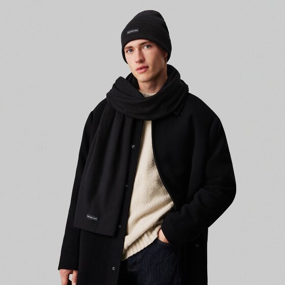 Calvin Klein Jeans Confezione regalo Set regalo cappello e sciarpa 2 pezzi. Calvin Klein Jeans Confezione regalo Set regalo cappello e sciarpa 2 pezzi.