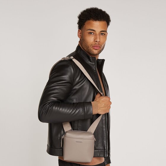 Calvin Klein Clean Essential Borsa a tracolla 15.5 cm