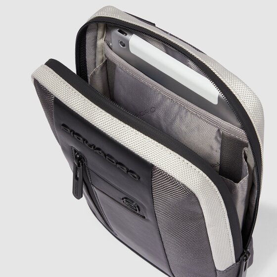 Piquadro Borsa crossbody con tasca per iPad mini in tessuto riciclato