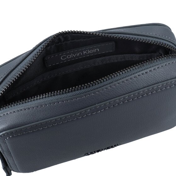 Calvin Klein Minimal Focus Mini Borsa Borsa a tracolla 17.5 cm Calvin Klein Minimal Focus Mini Borsa Borsa a tracolla 17.5 cm